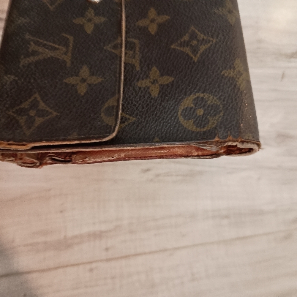 Louis Vuitton Monogram Sarah Long Trifold Wallet - Picture 6 of 14